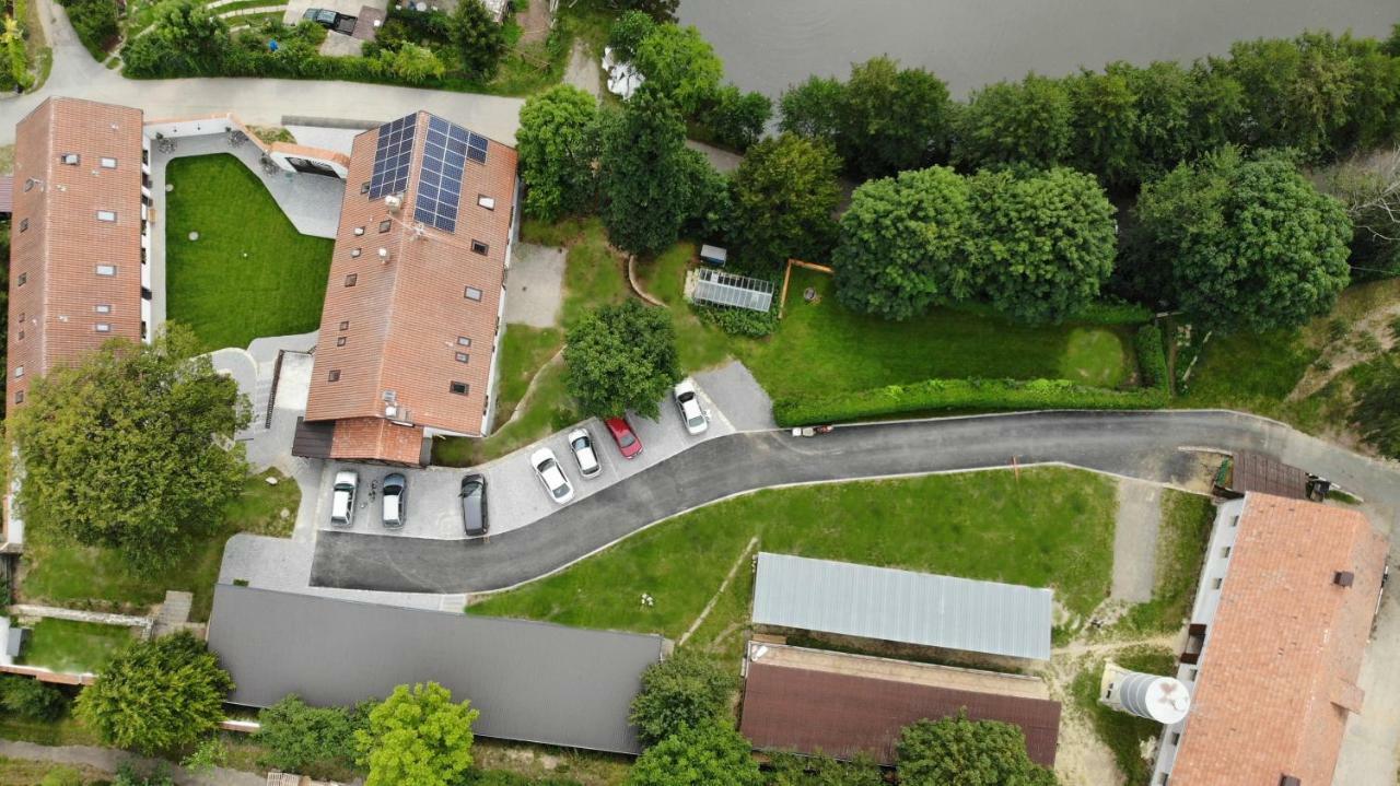 Statek Cesky Dvur Hotel Postupice Exterior foto